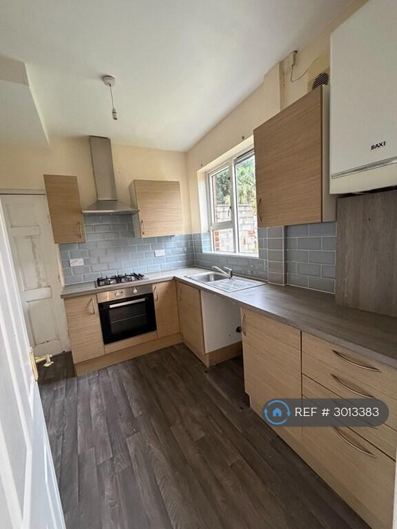 House in Oldham - View 3