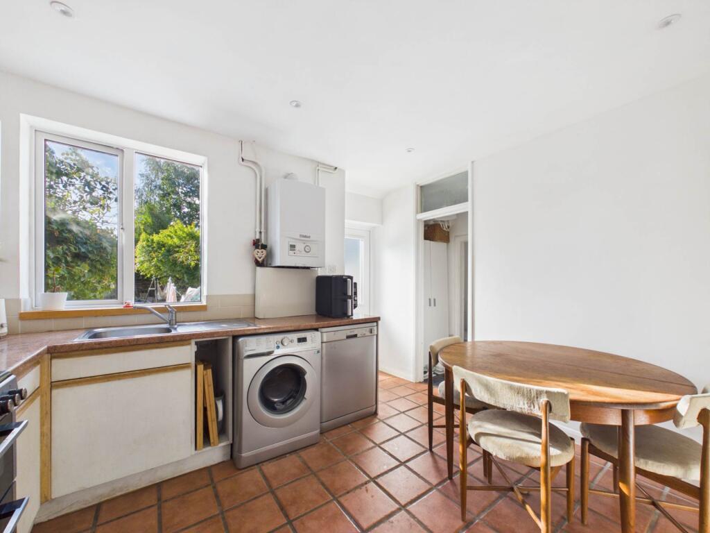 House in Redhill - View 5