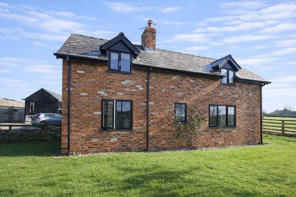 Main image of property: Hawthorn Cottage Farm, Whitchurch Road, Hatton Heath, CH3 9AU