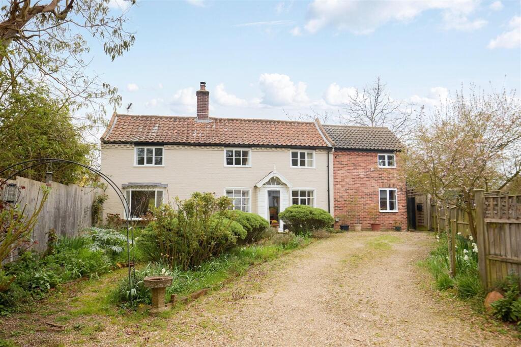 Main image of property: Homersfield, Harleston