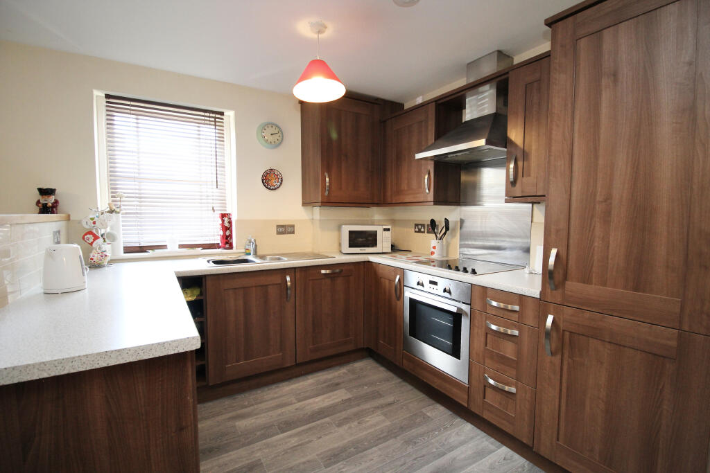 Apartment in Street, Somerset - View 4