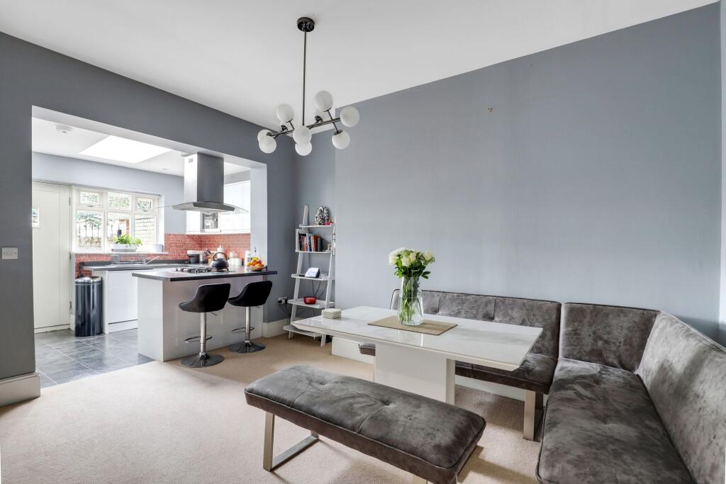 House in Nottingham, Nottinghamshire - More