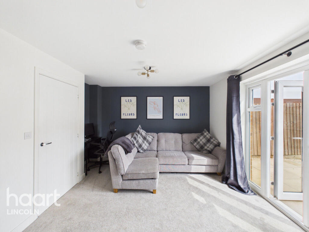 House in Lincoln - View 4