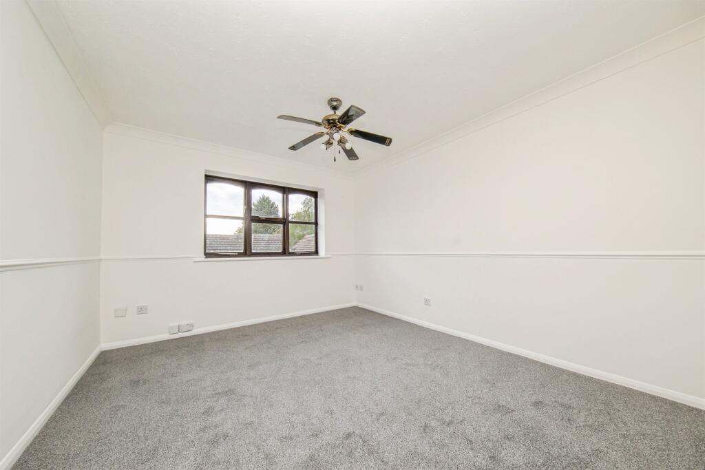 Apartment in Colchester, Myland, Highwoods - View 5