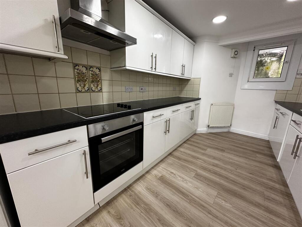 Apartment in Cardiff - View 3