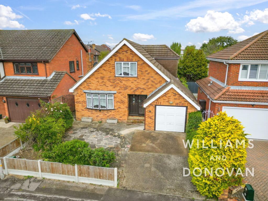 3-bed detached on Albion Road, South Benfleet, £450,000
