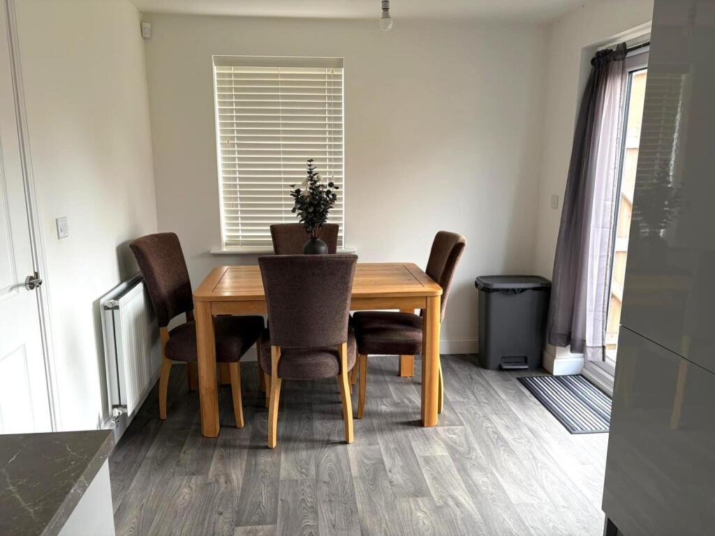 House in Doncaster, Rossington - View 4