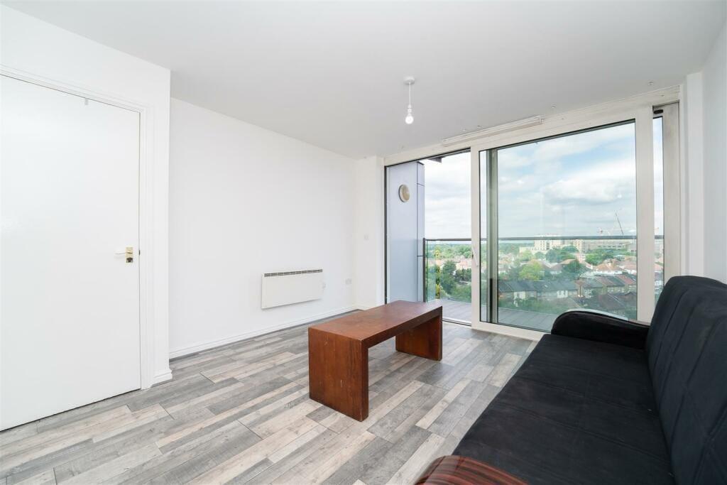 Apartment in Twickenham - View 2
