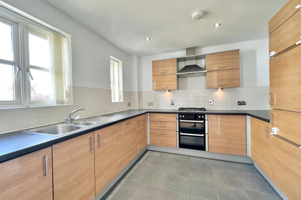 Stretton Close, Penn, HP10 photo 4