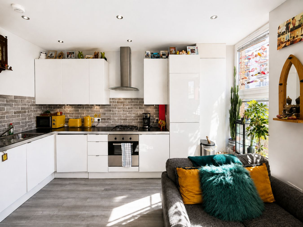 Apartment in Rother, Central, Bexhill-on-Sea - View 3