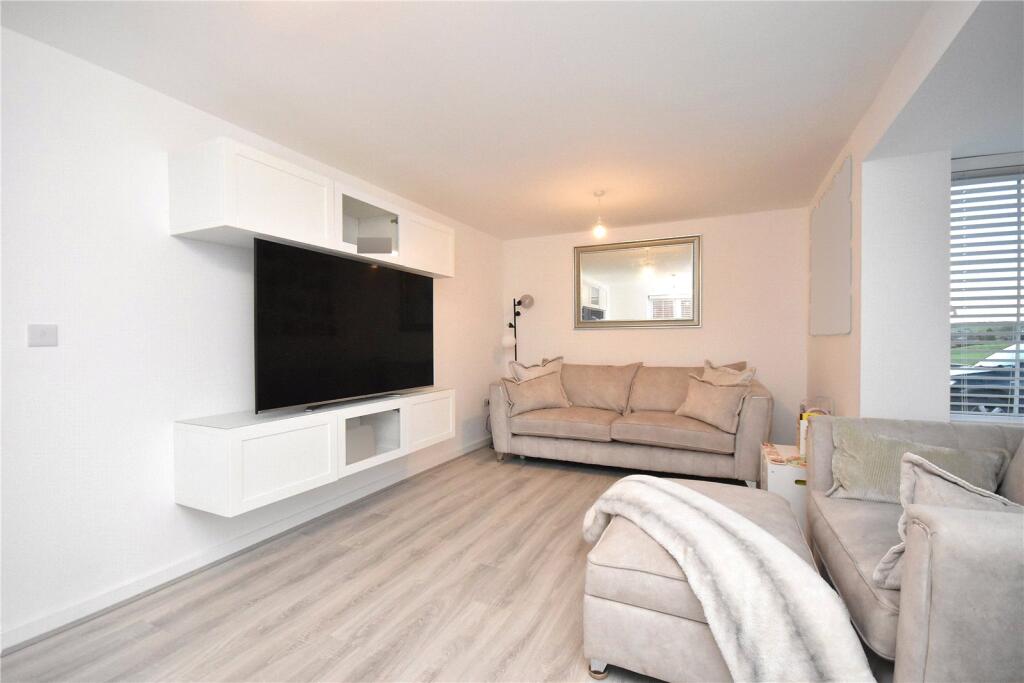 Rushey View Avenue, High Crompton, Shaw, Oldham, OL2 photo 3