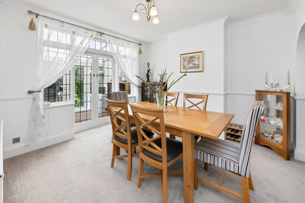 House in Croydon - View 4