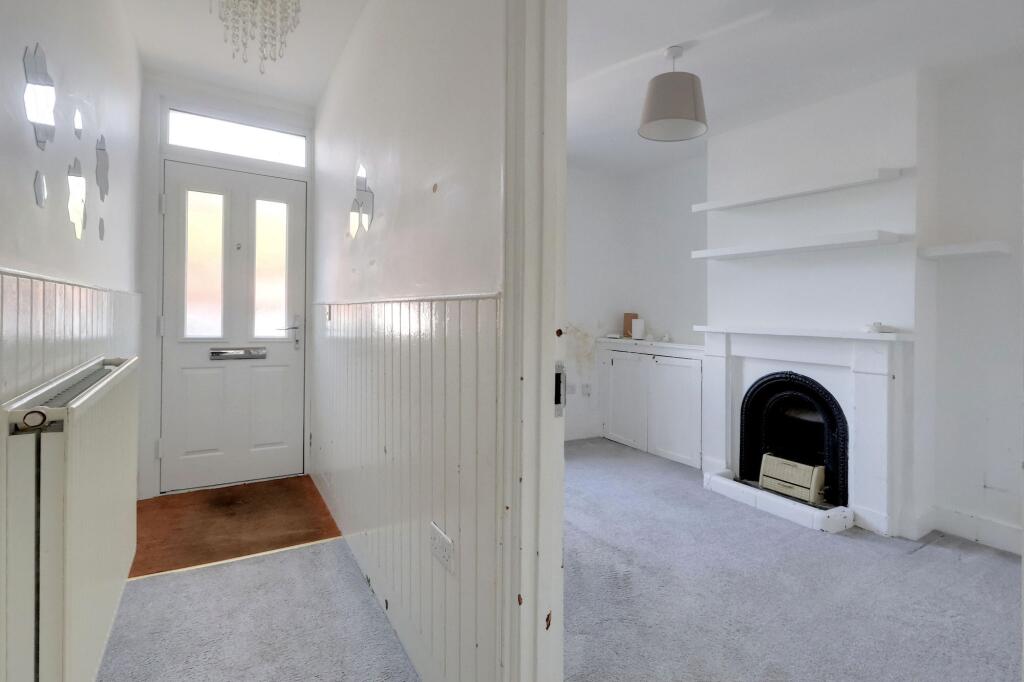 House in London, Waddon - More