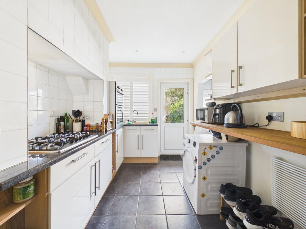 Apartment in Brighton - View 4