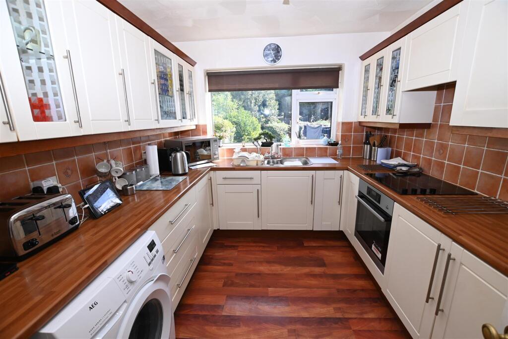 House in Castle Point, Canvey Island - View 3