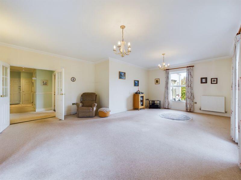 Coldstream Road, The Village, Caterham photo 4