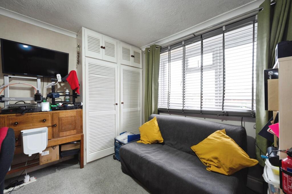 House in Portsmouth, Milton - More