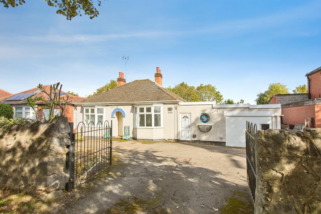 3-bed detached on Tutbury Road, Burton-On-Trent, £350,000