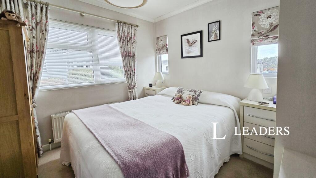 Ebrington Close, Leedons Park, Broadway - View 5