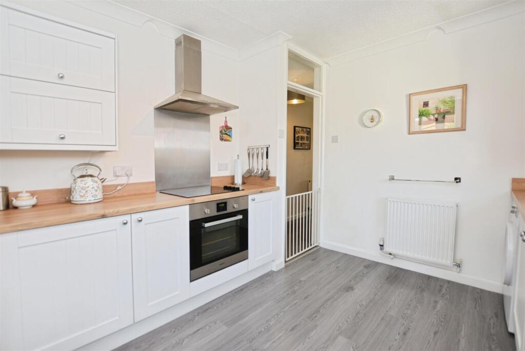 House in Messingham, North Lincolnshire - More