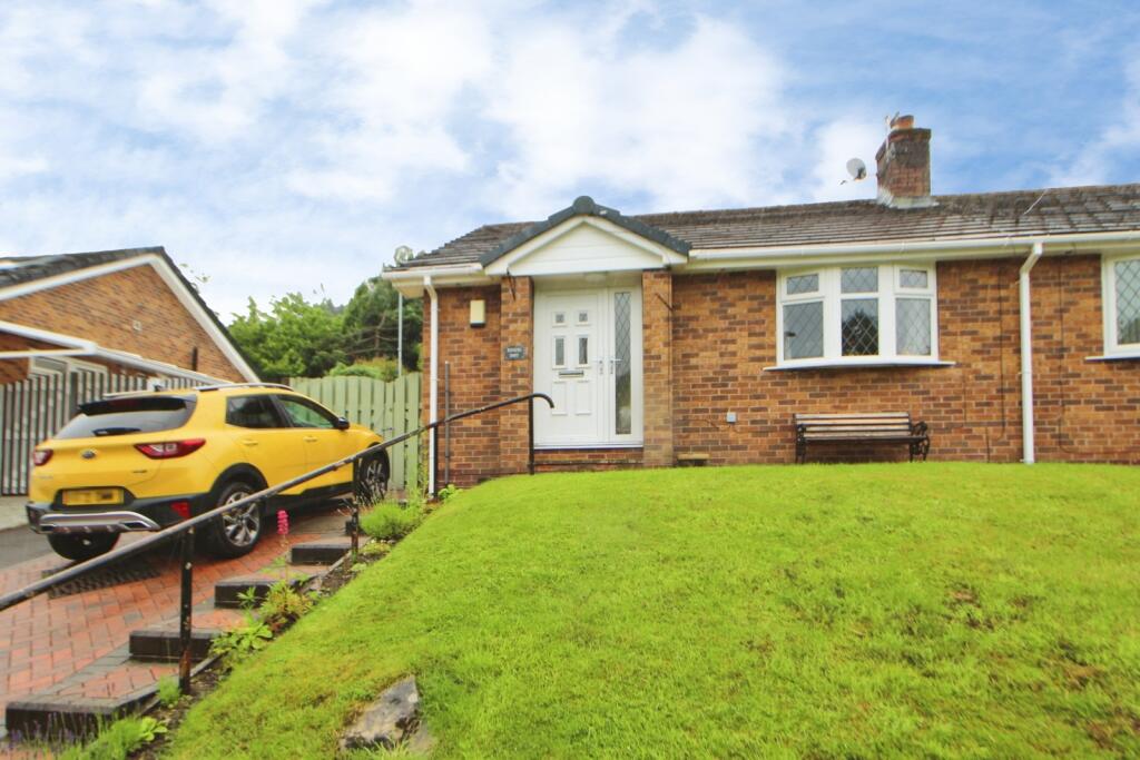 Main image of property: Slant Close, Glossop, Derbyshire, SK13
