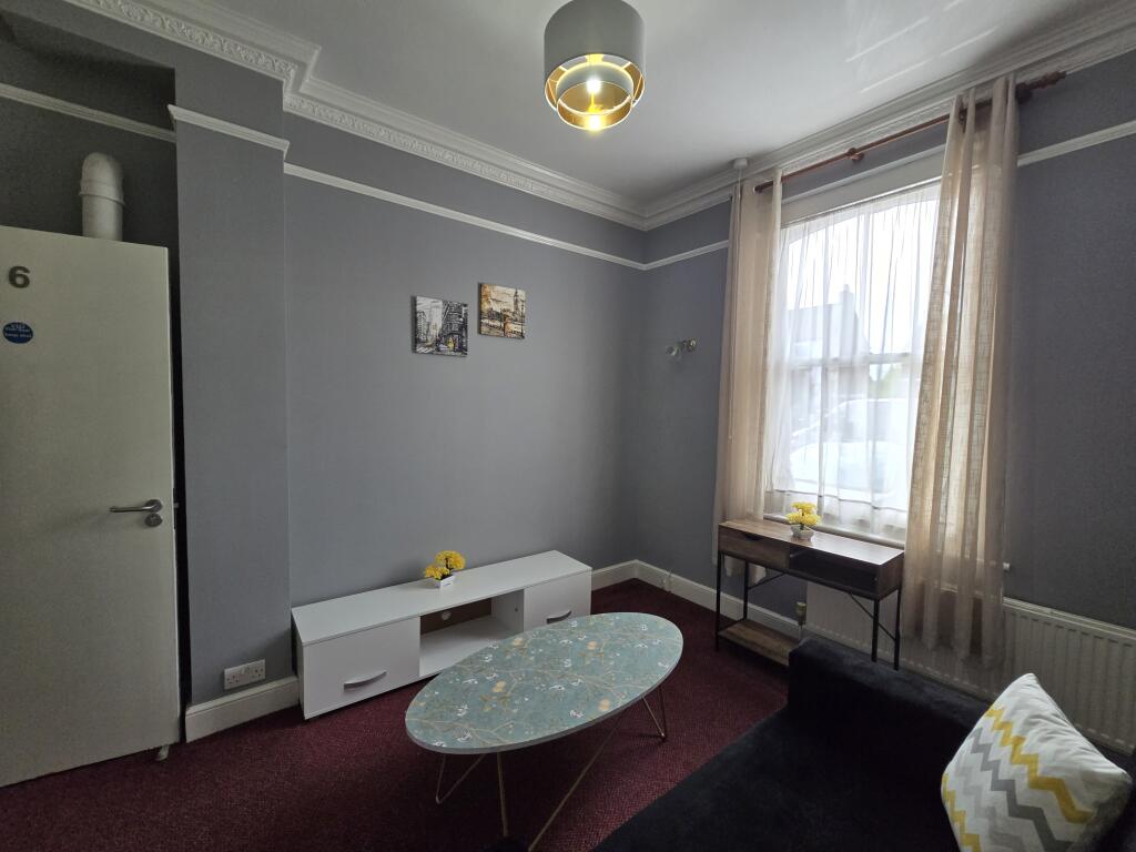 Apartment in Watford - View 2