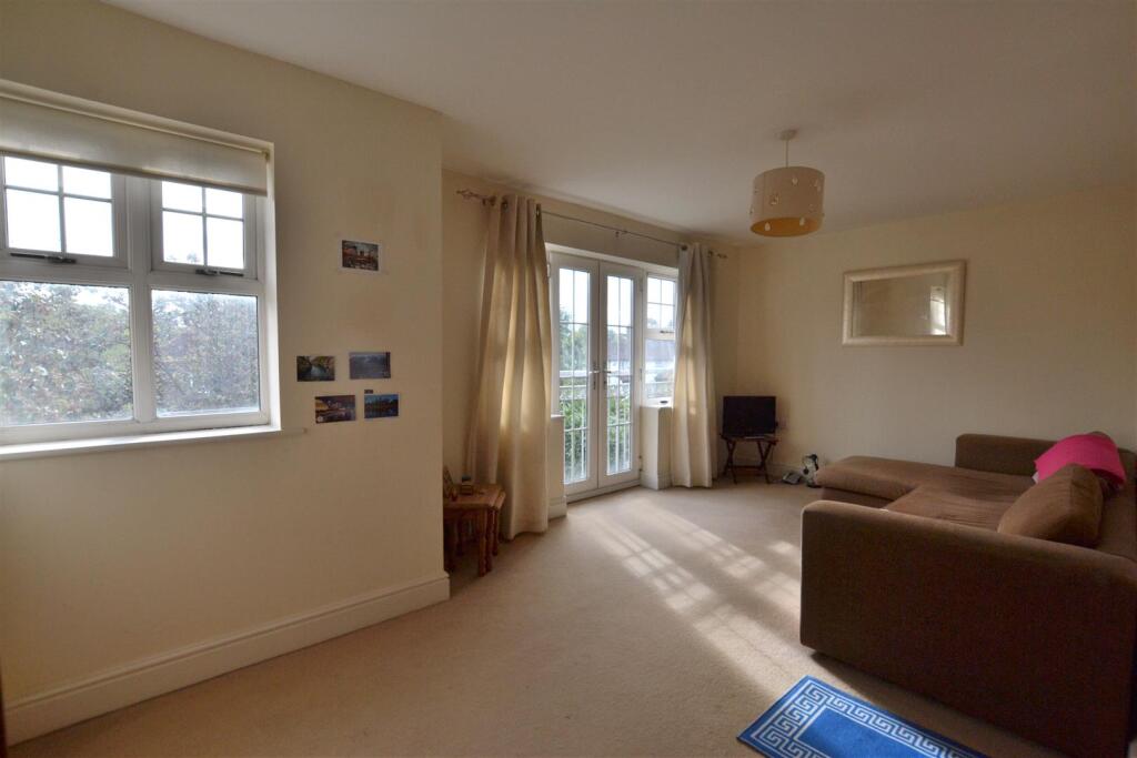 Apartment in Guildford - View 3