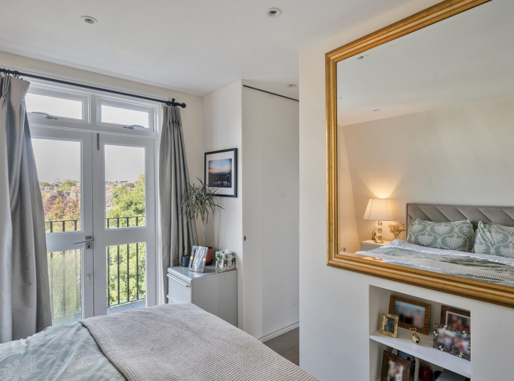 Apartment in London - View 5