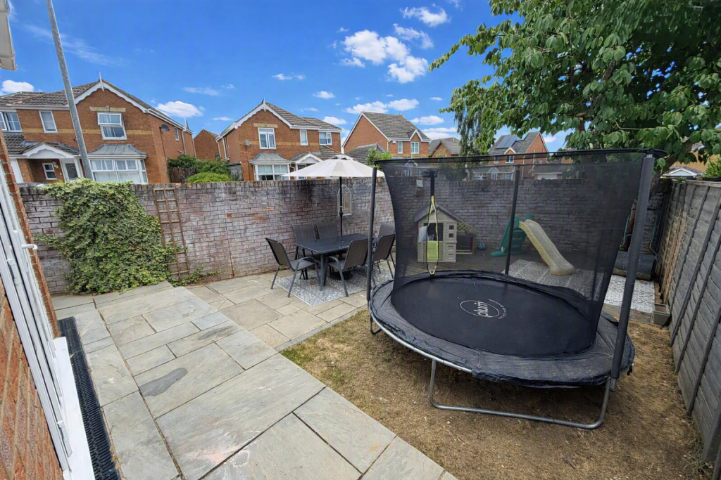 House in Milton Keynes - View 4