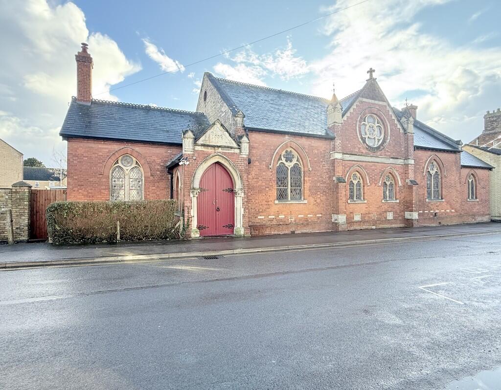5-bed detached on New Road, Chatteris, Cambs., PE16 6BJ, £575,000