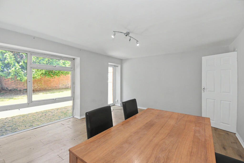 Apartment in Reading, Katesgrove - View 2