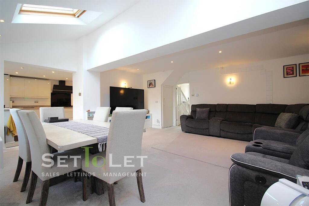 Main image of property: Ash Tree Road, Oadby, Leicester