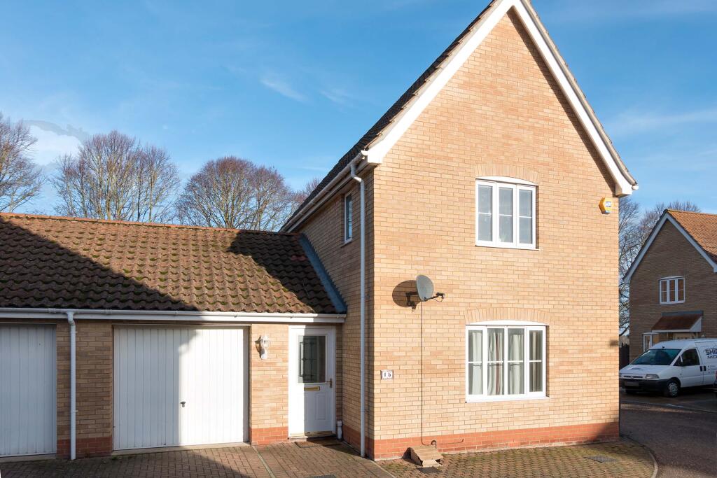 Main image of property: Roe Drive, Norwich NR5 8BT