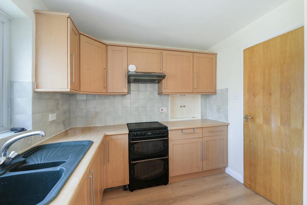 House in Tunbridge Wells, Paddock Wood - View 5