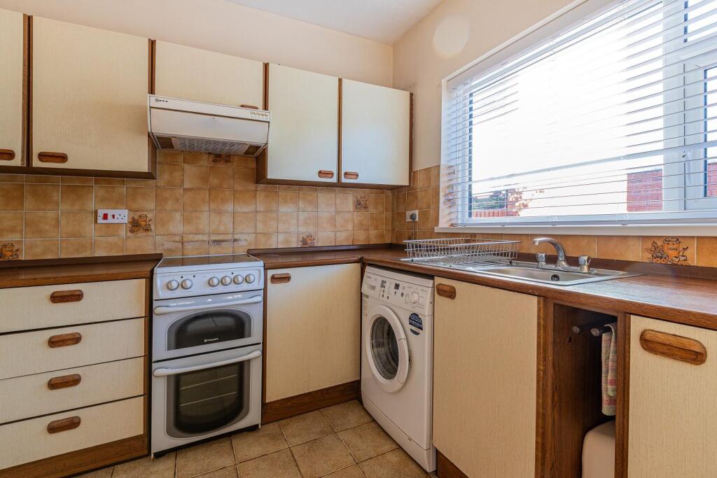 Blossom Drive, Lisvane, Cardiff photo 3