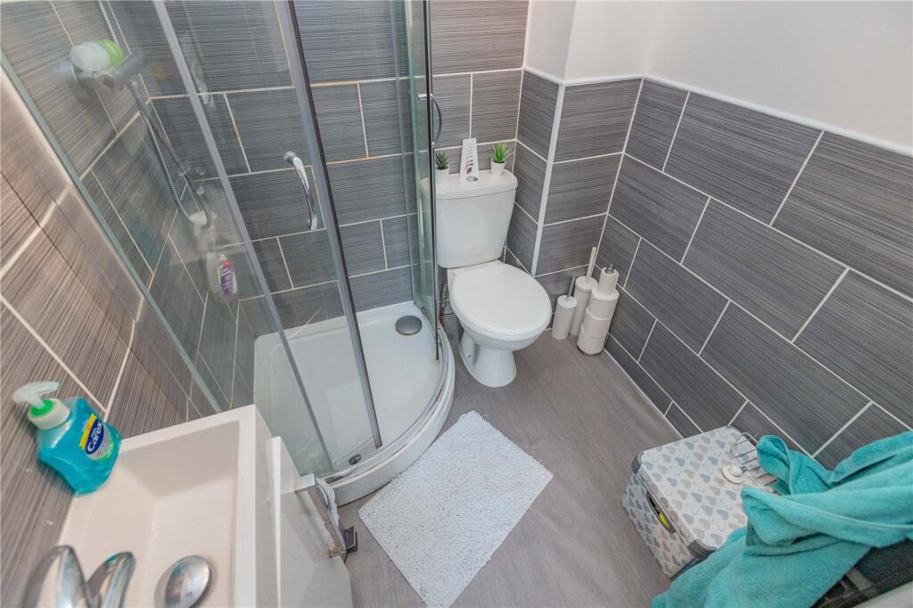6 bedroom house for rent