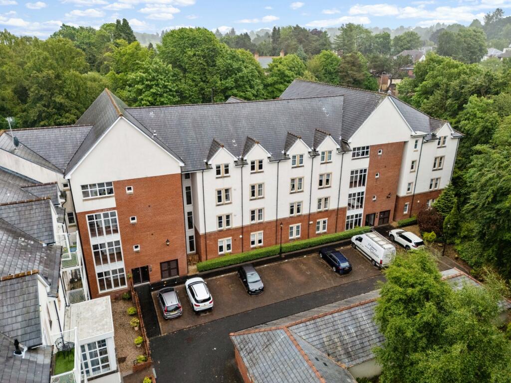 2-bed flat on Whitecraigs Court, Giffnock, £295,000