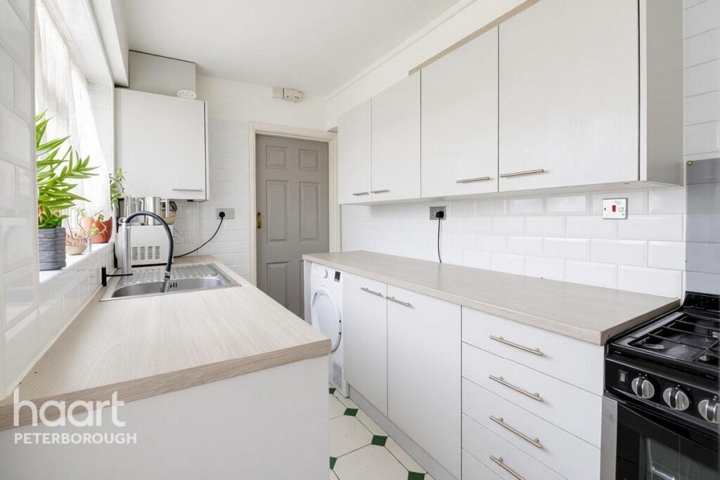 House in Peterborough, Parnwell - View 3