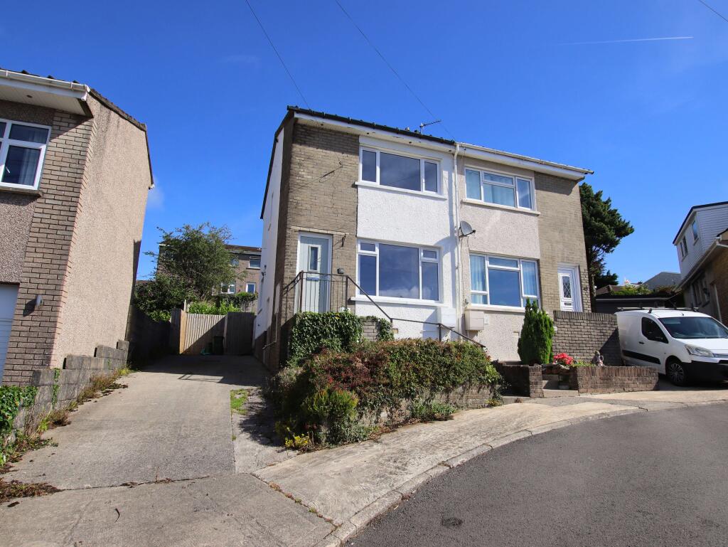 Main image of property: Hillcrest, Brynna, Rhondda Cynon Taf, CF72 9SL