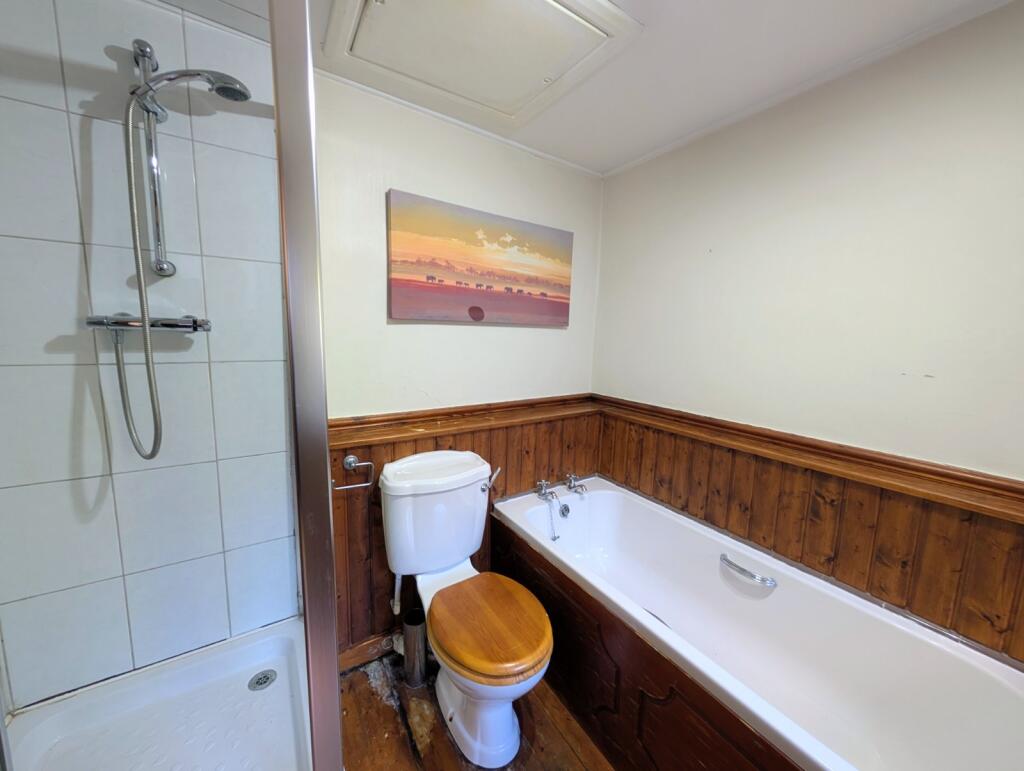 House in Stoke-on-Trent - More