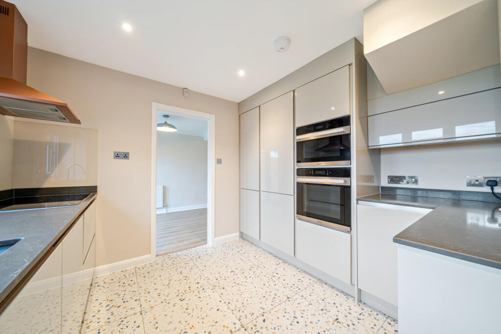 House in Spelthorne, Surrey - View 2