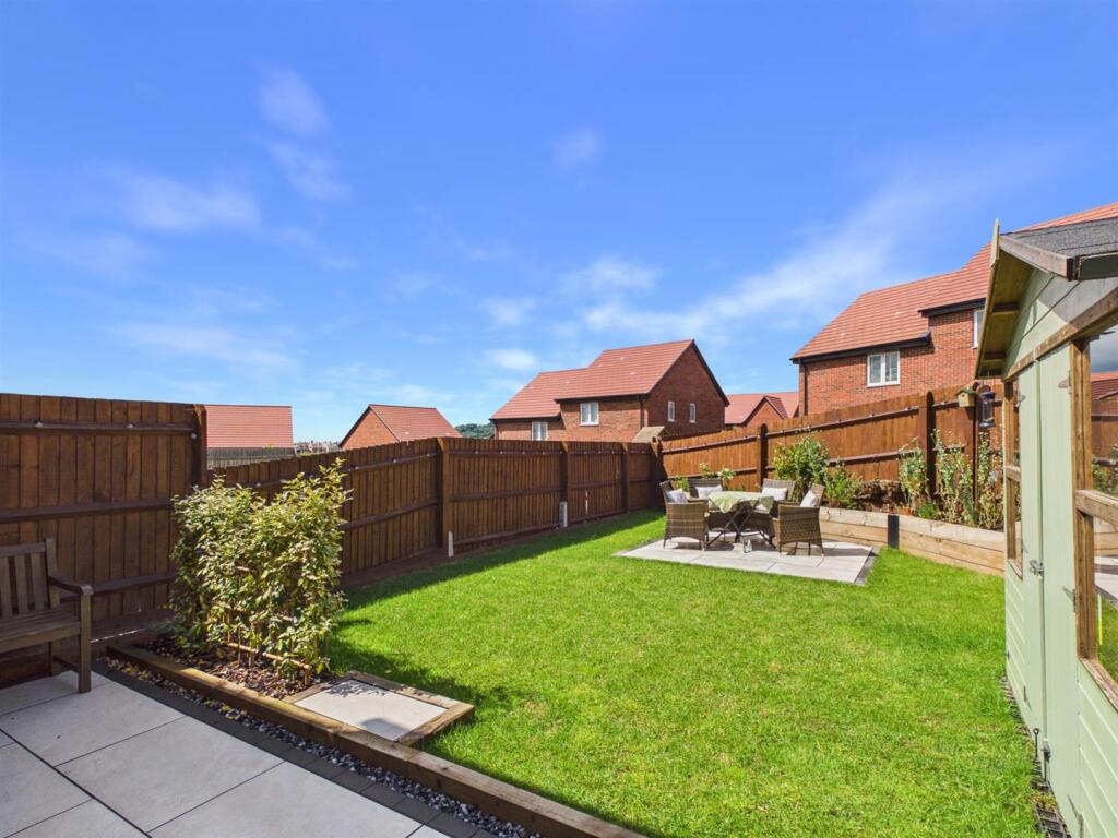 Bluebell Crescent, Brockworth, Gloucester photo 4