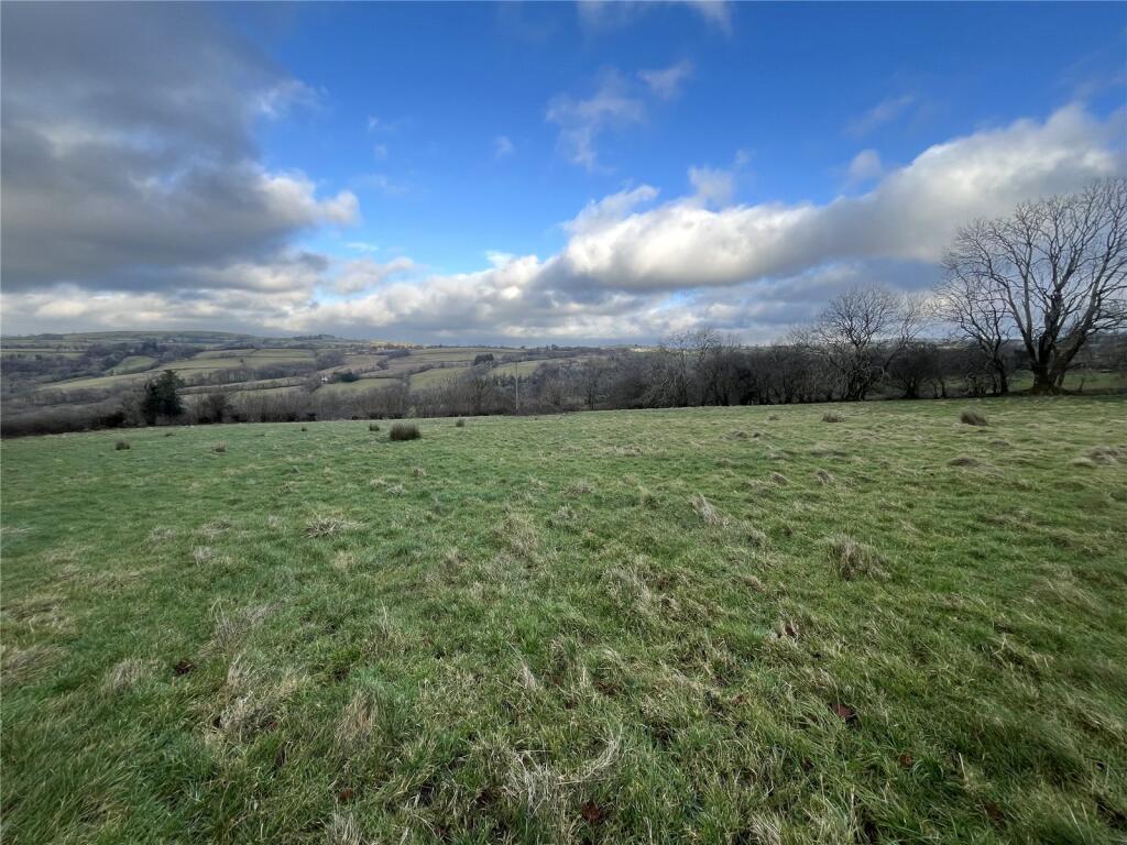 Llangadog, Carmarthenshire photo 2
