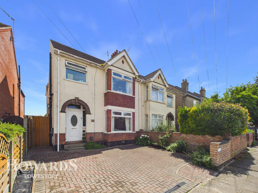 Main image of property: The Avenue, Lowestoft