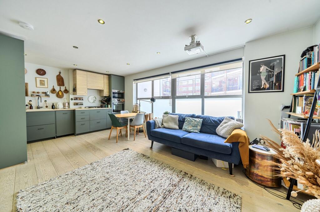 Apartment in London, Purbrook Estate, Walworth - View 5