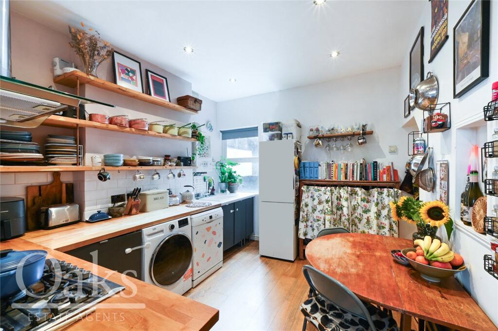 Apartment in London - More