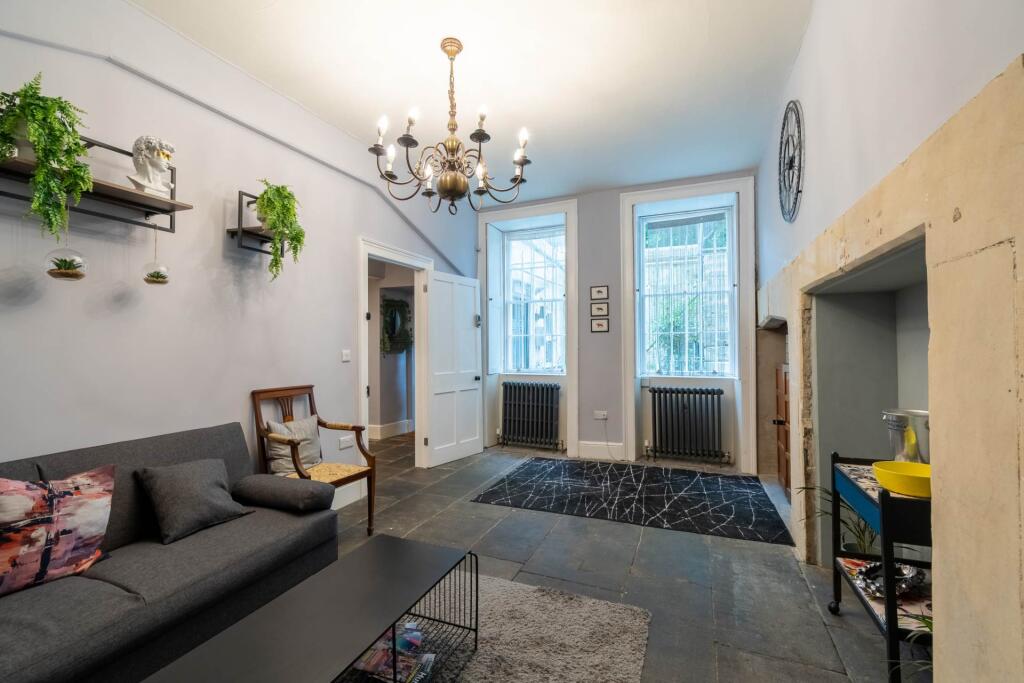 Apartment in Bath - More