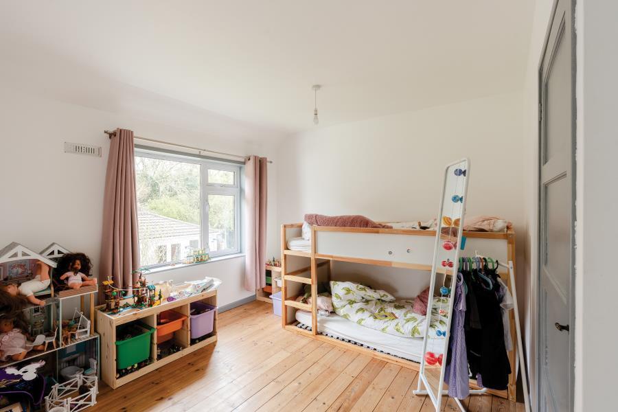 3 bedroom end of terrace house for rent