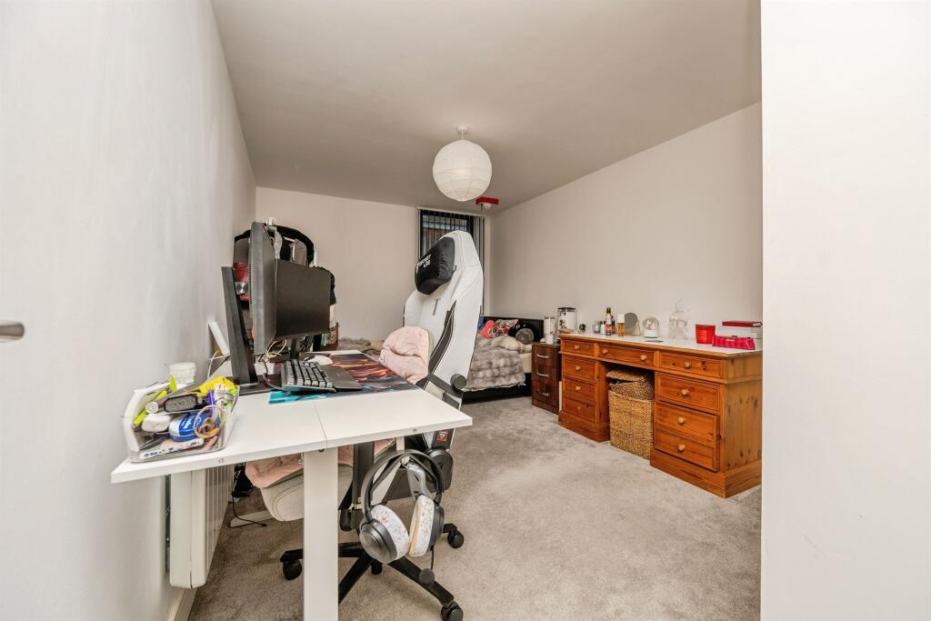 Apartment in Birmingham, Calthorpe Fields - More