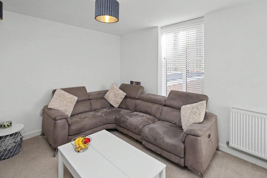 Apartment in Watford - More